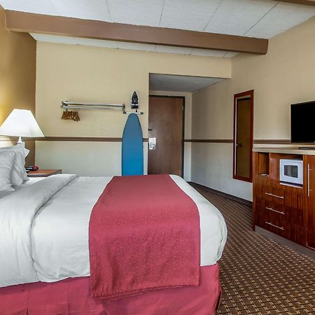 Quality Inn East Dubuque 外观 照片