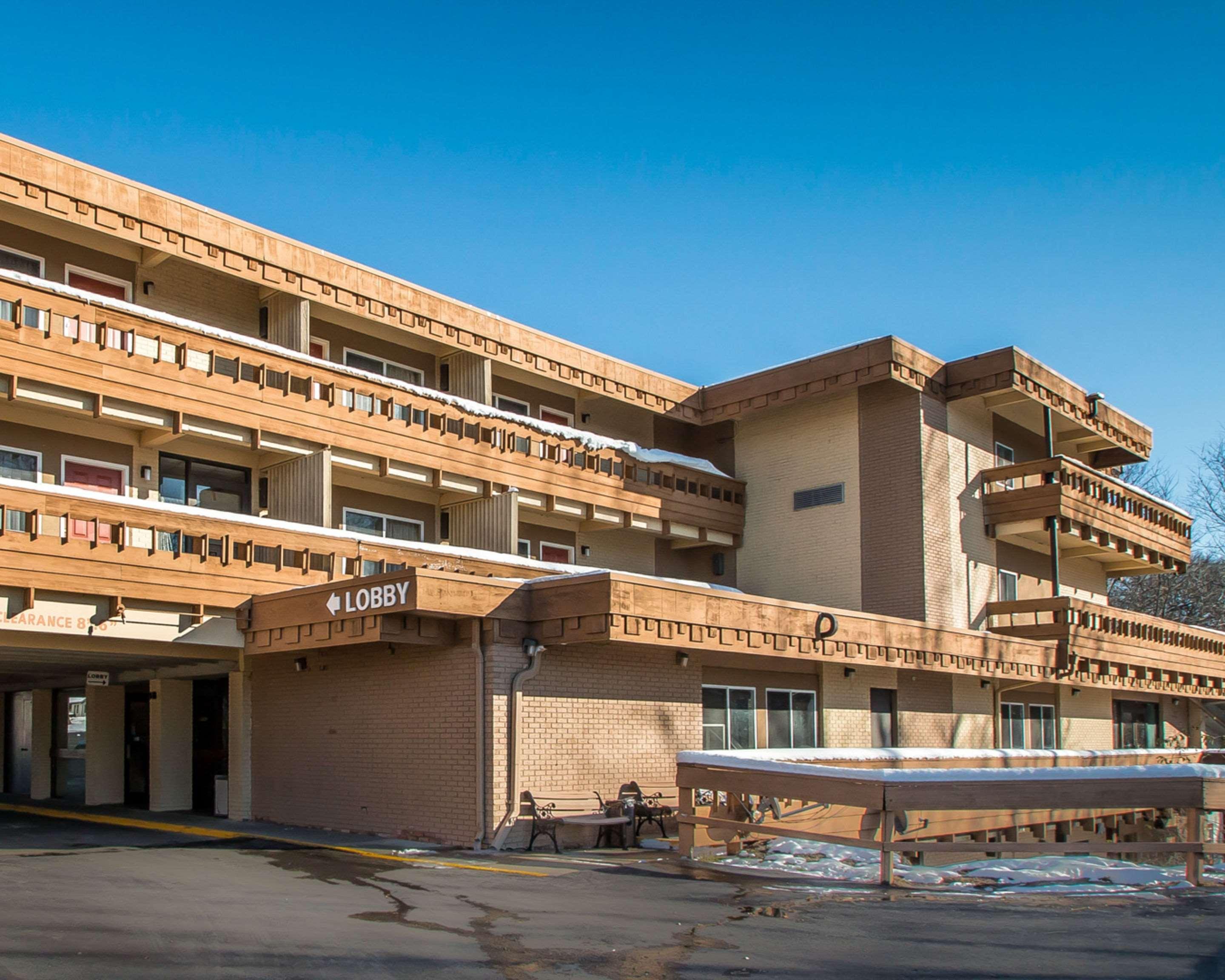 Quality Inn East Dubuque 外观 照片
