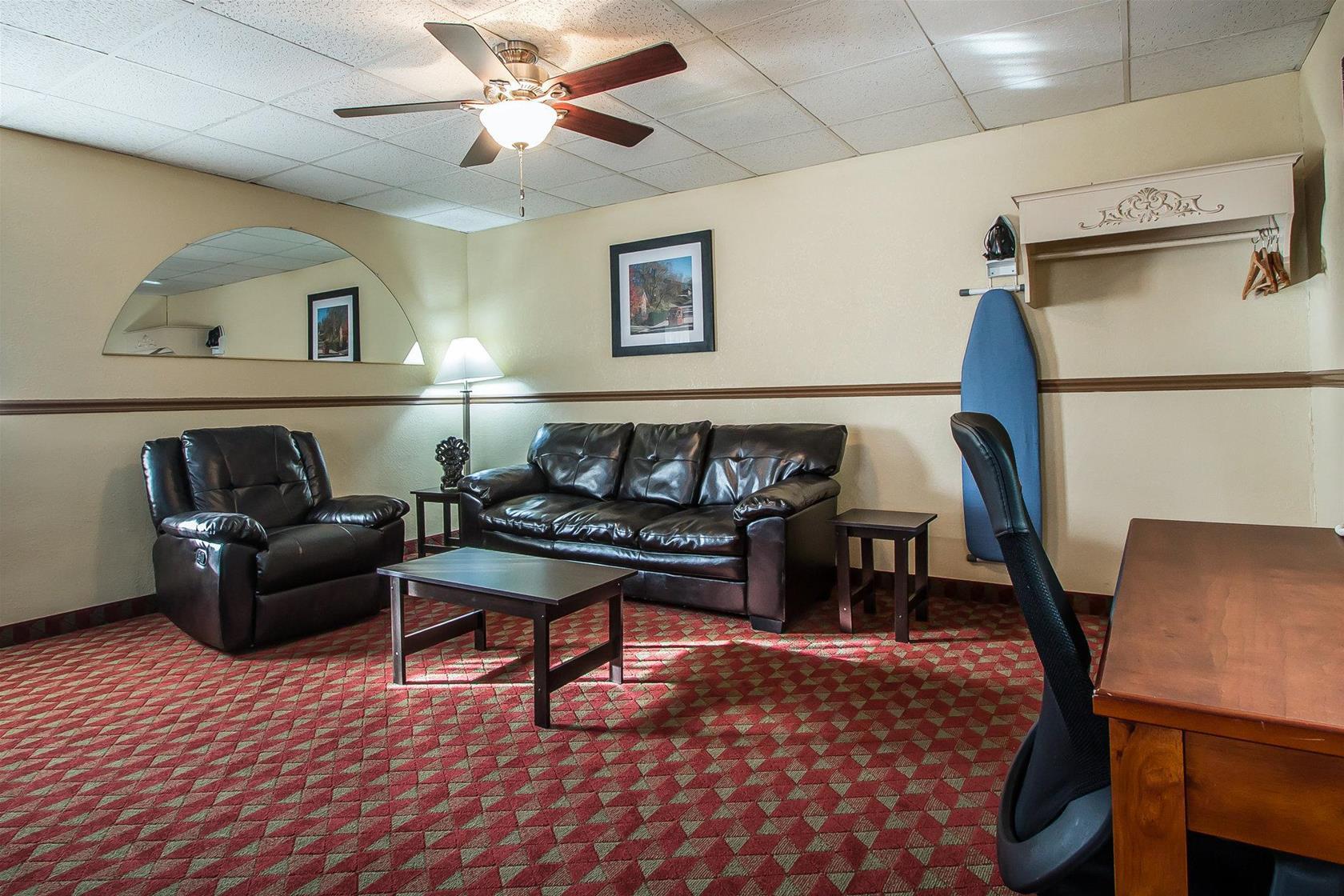 Quality Inn East Dubuque 外观 照片