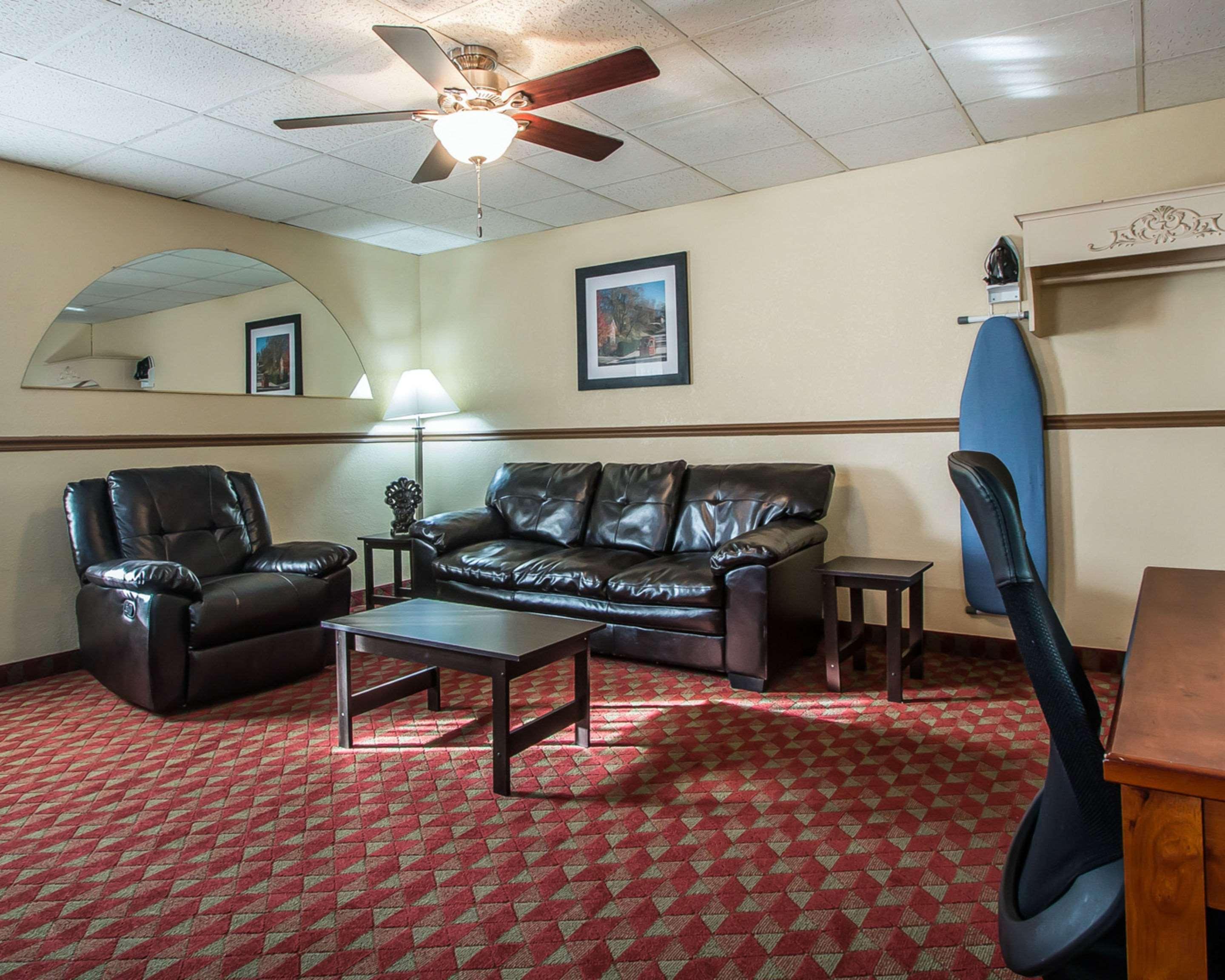 Quality Inn East Dubuque 外观 照片