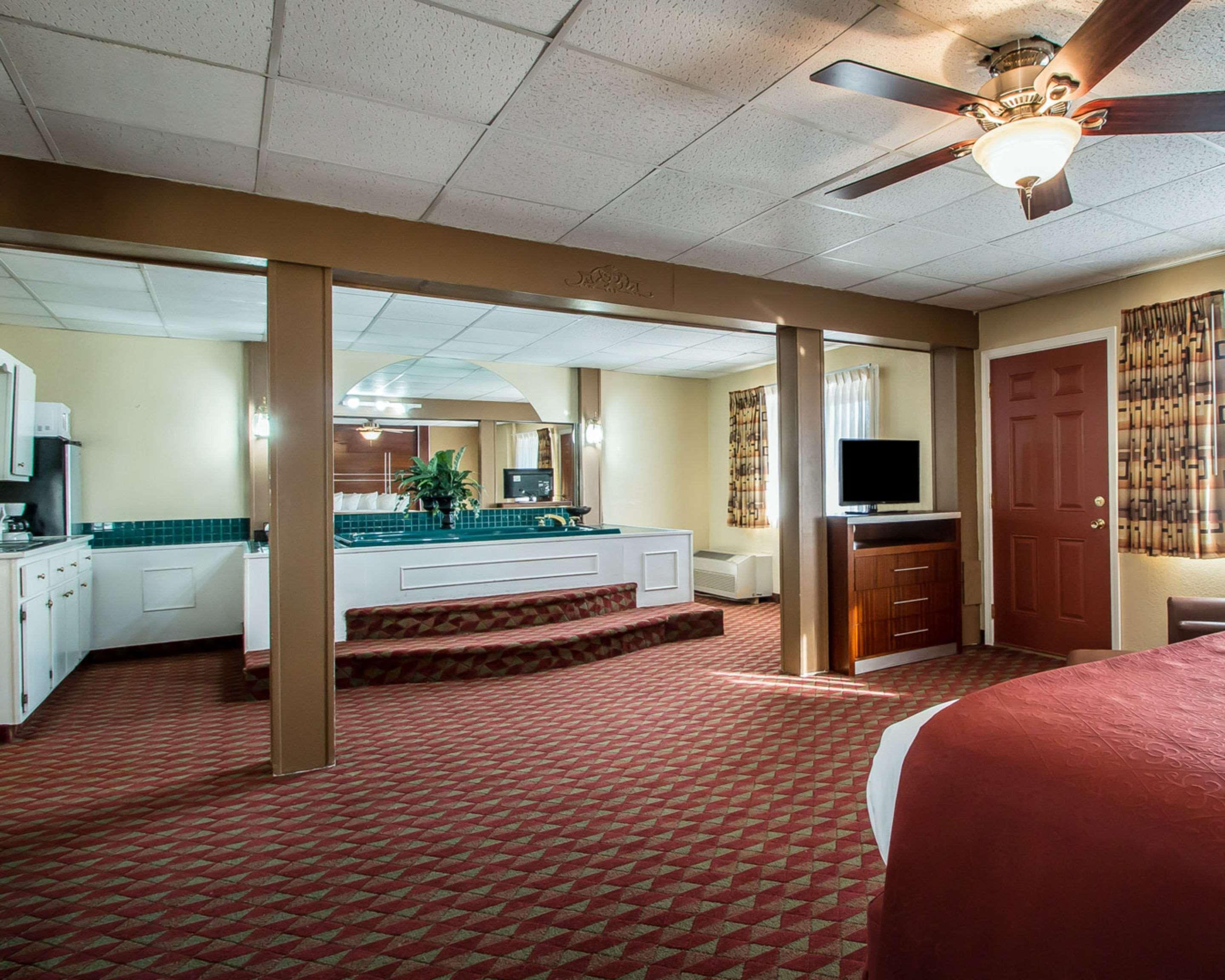 Quality Inn East Dubuque 外观 照片