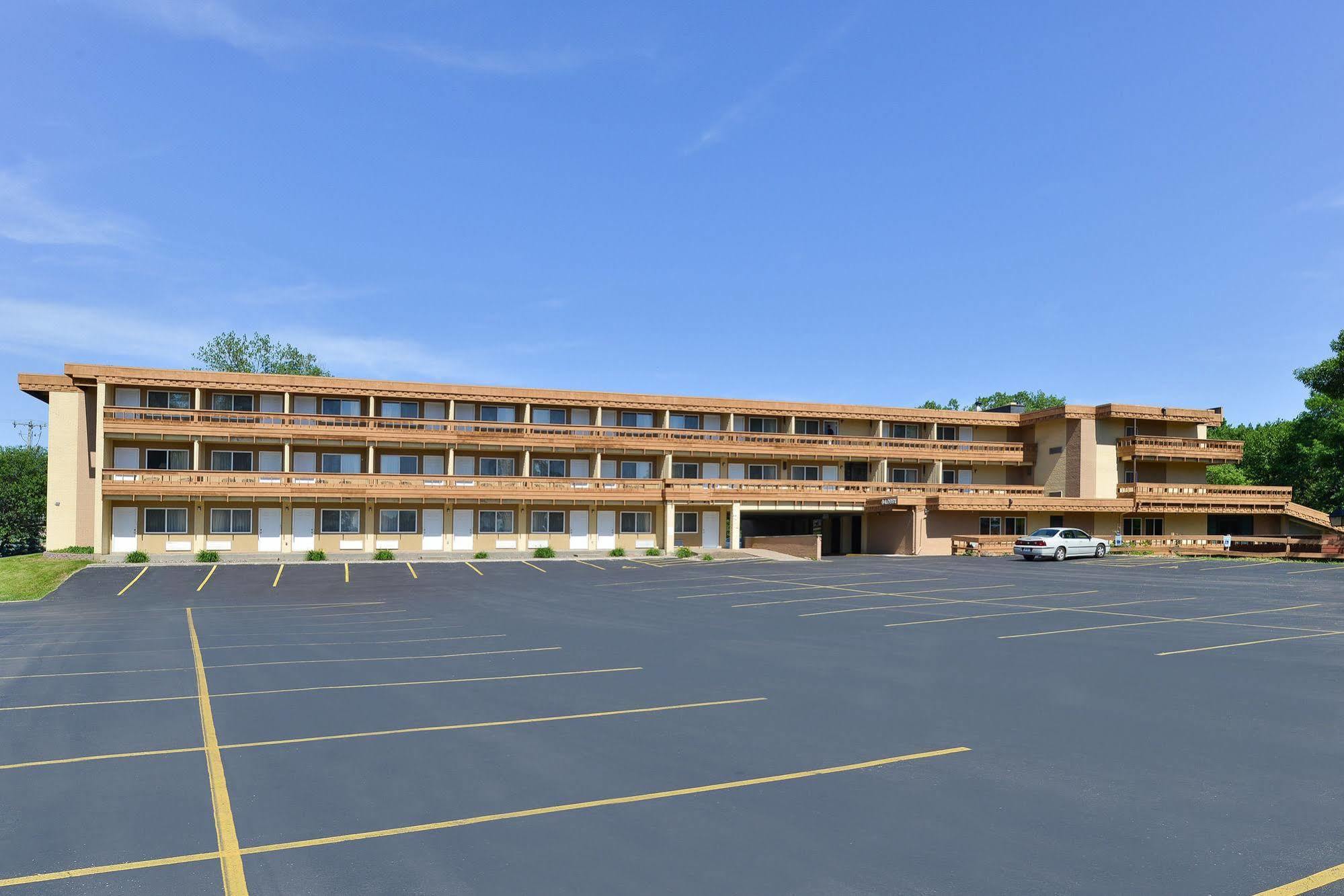 Quality Inn East Dubuque 外观 照片